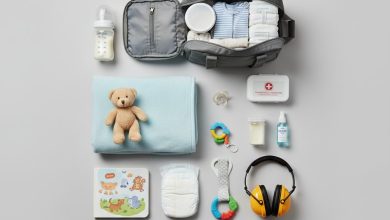 Мандрівки з немовлям: повний чек-лист речей для комфортної подорожі літаком